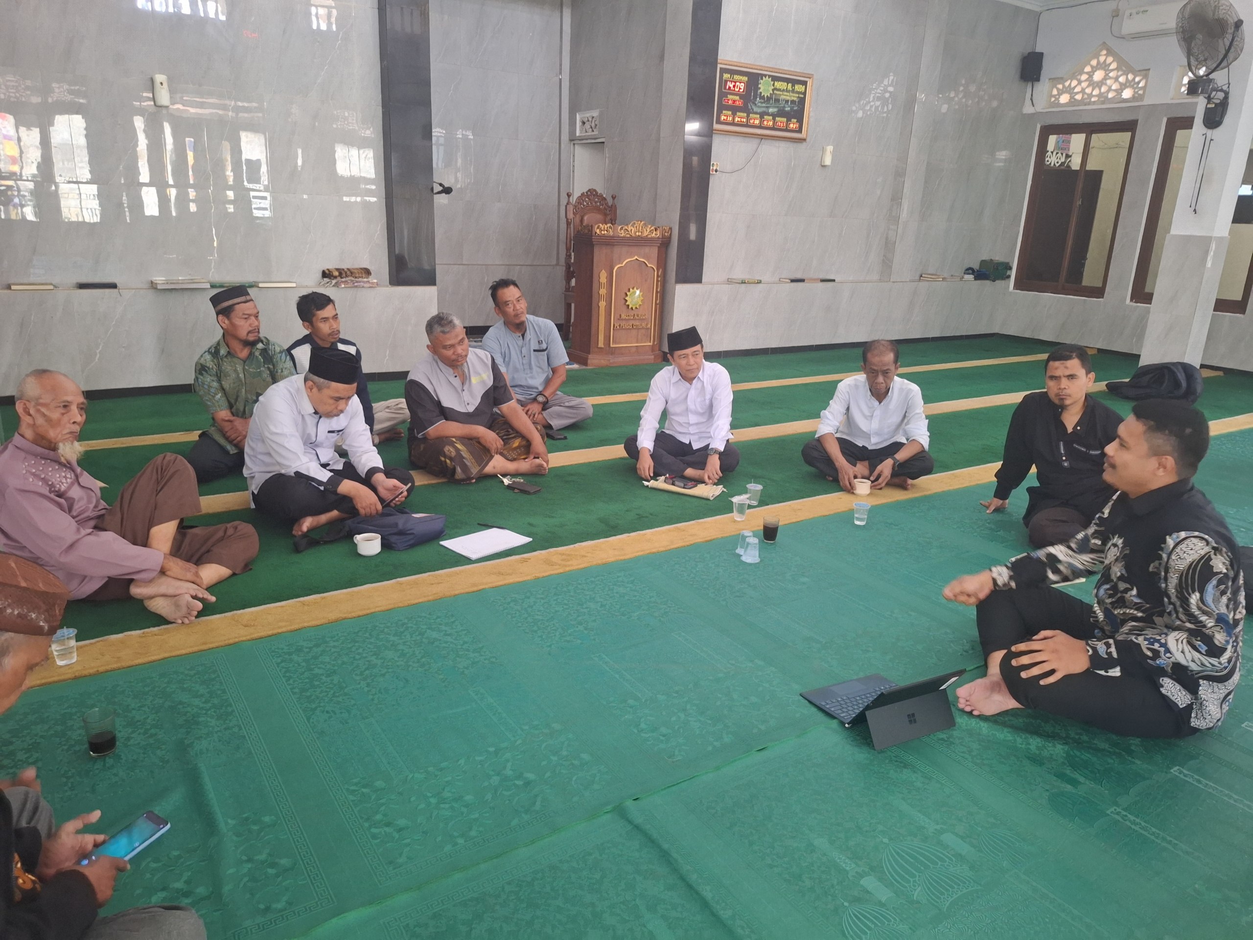 Audiensi Komunitas Peternak Ayam Petelur Sukamakmur